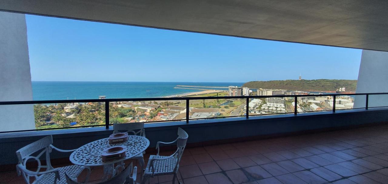 Accommodation Front - Elegant 4 Sleeper With Unbeatable Views Durban Exterior photo